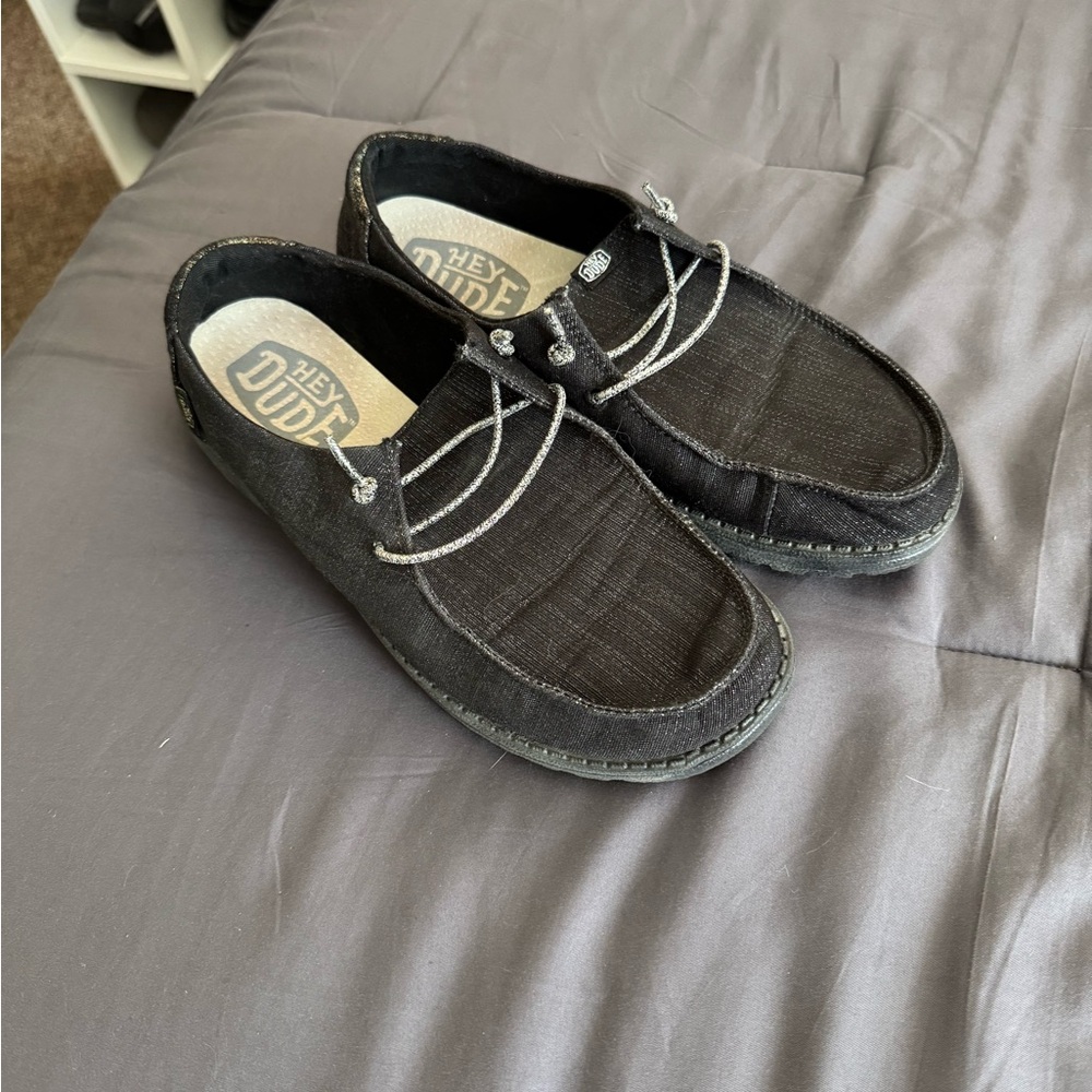 Hey Dudes Women’s Size 10 Shoes - black iridescent